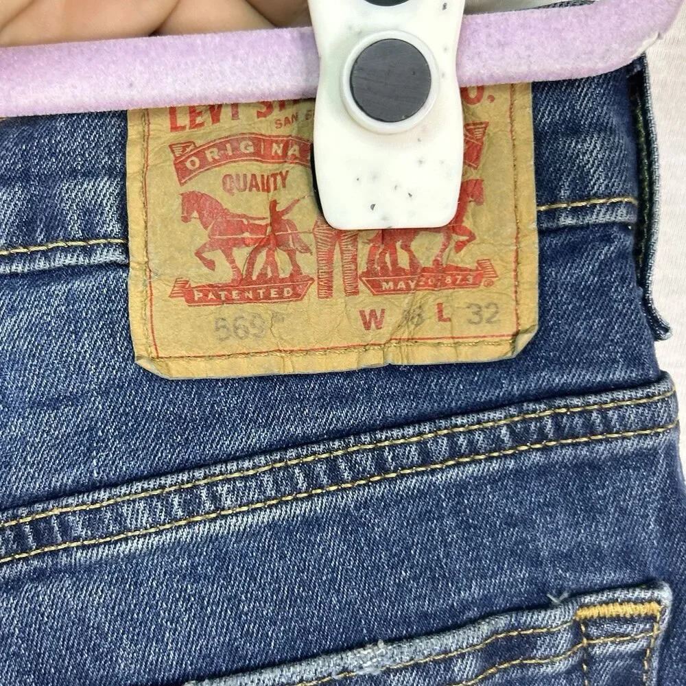 Levi’s 569 Denim 36x32 Men’s Blue Jeans Medium Wash Straight Leg